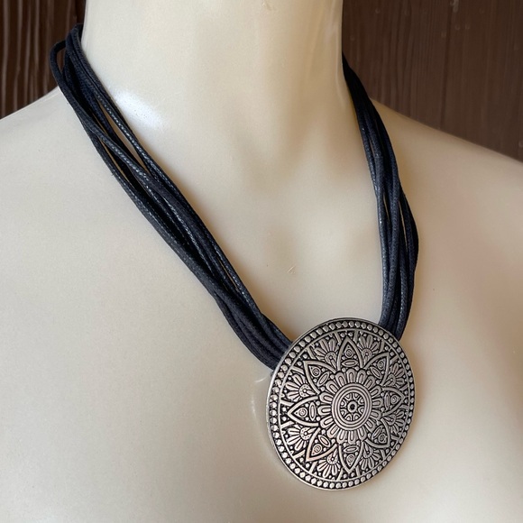 Silvertone Floral Embossed Medallion Multi Strand Necklace Matching Earring Set - Picture 7 of 16